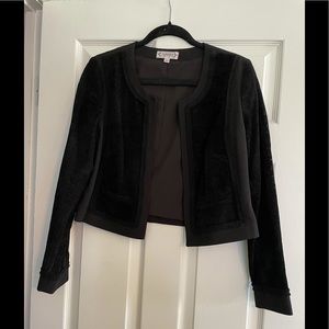 Beautiful, little black jacket!